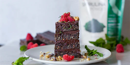 Brownies de Spirulina sem Assar